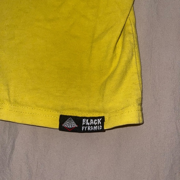 Black Pyramid Yellow T-shirt - Picture 7 of 8